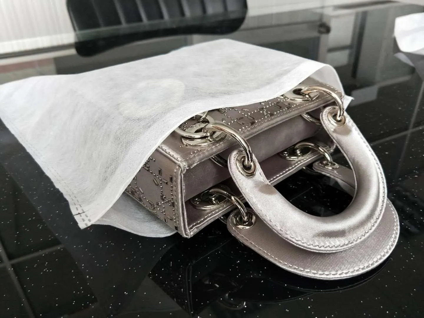 30 eco-friendly travel shoe bag storage bags, non-woven breathable dust-proof bag with rope, suitable for storing shoes and bags, isolate dust and keep shoes and bags clean and tidy. (15.7inX19.68in)