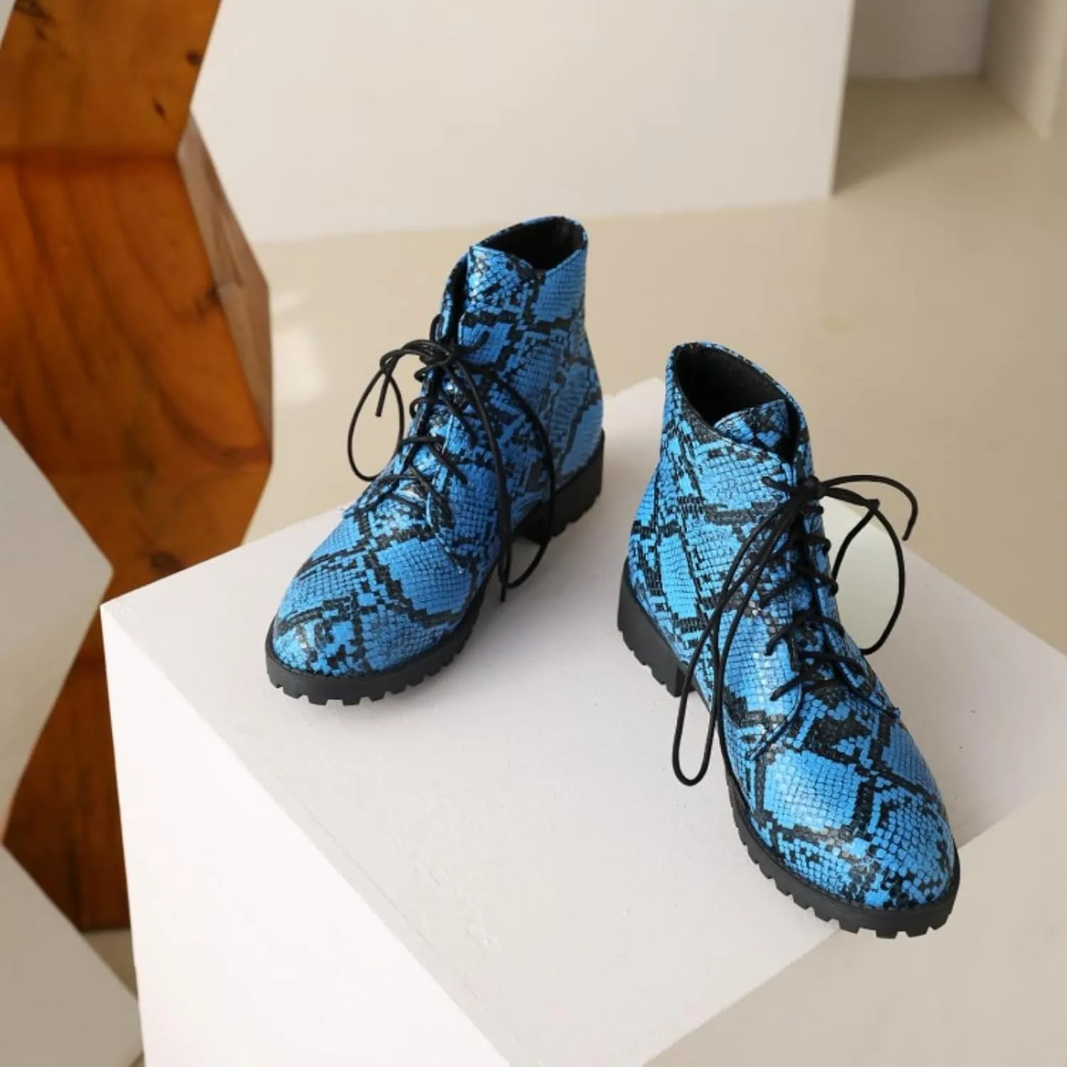 Aflngle Women's Block Snakeskin Printed Flat Ankle Boots Round Closed Toe Lace Up Low Chunky Heel Slip on Chelsea Short Boots