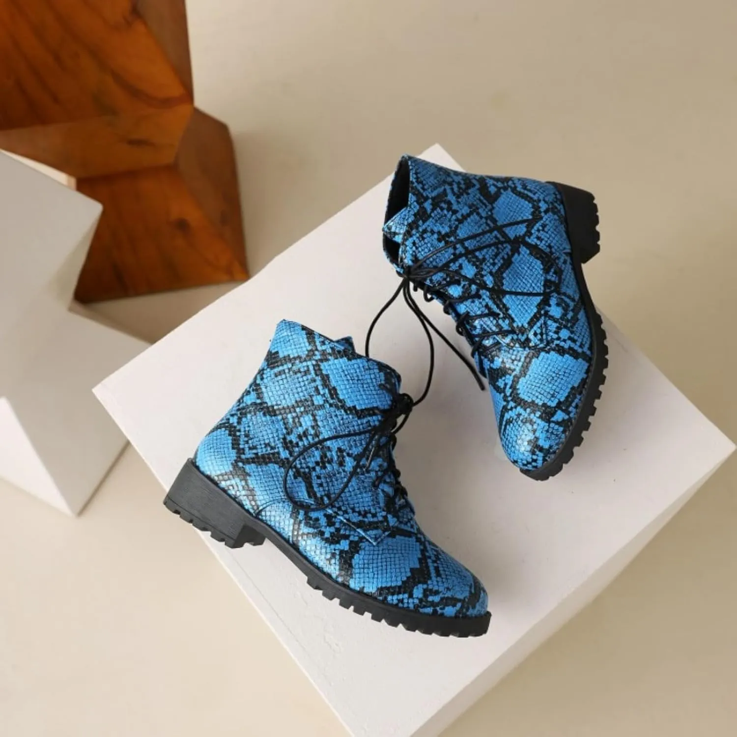 Aflngle Women's Block Snakeskin Printed Flat Ankle Boots Round Closed Toe Lace Up Low Chunky Heel Slip on Chelsea Short Boots