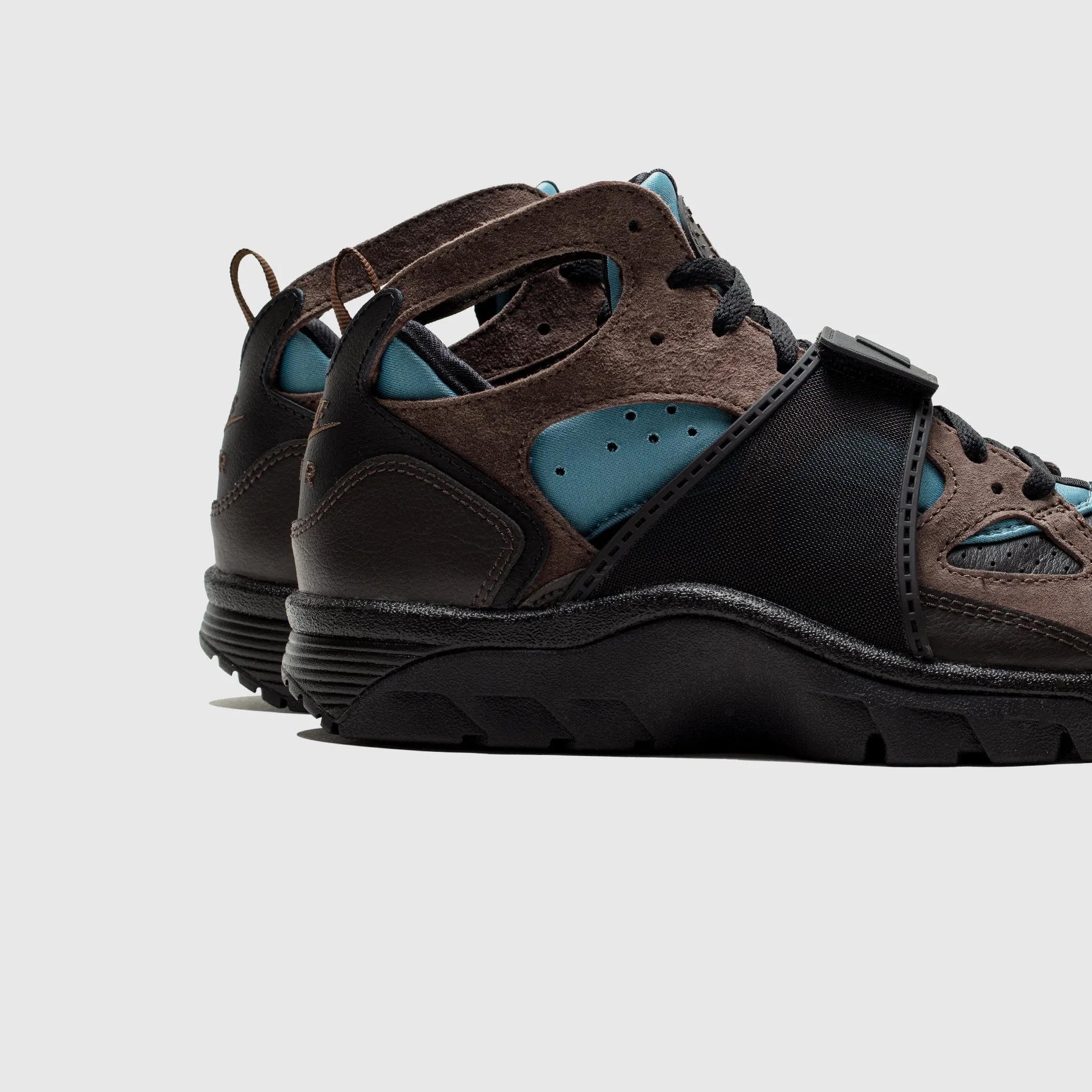 AIR TRAINER HUARACHE "BAROQUE BROWN"