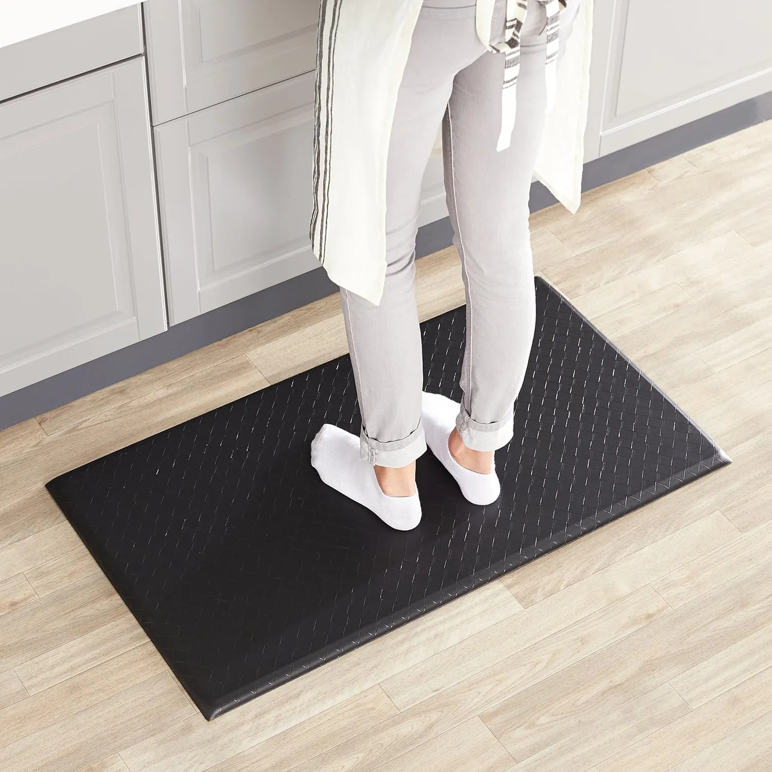 Amazon Basics Anti-Fatigue Standing Mat, Non-Slip, Comfort Mat for Home and Office, 20W x 36L x 0.6Th in, Black, 1-Pack