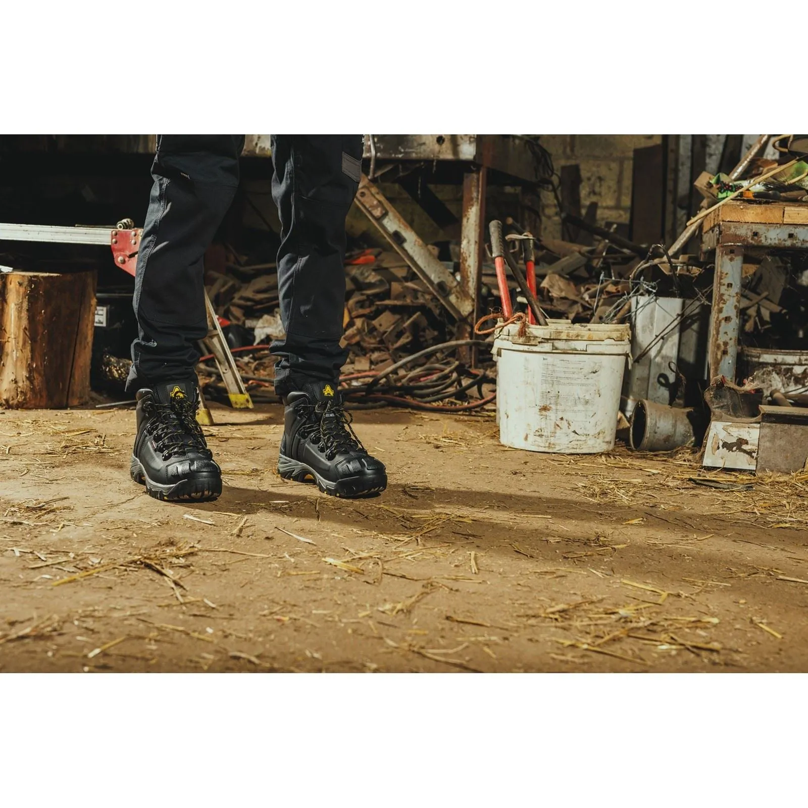 Amblers Safety FS32 Leather Black