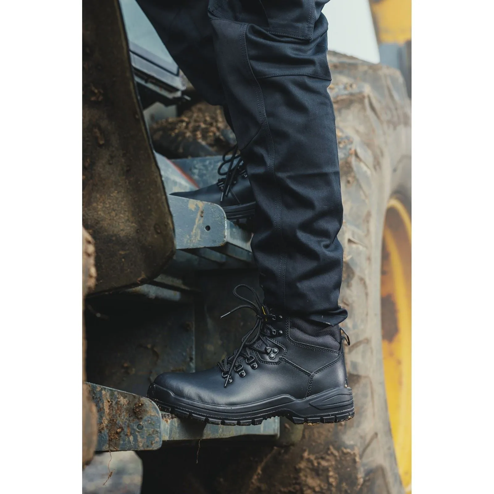 Amblers Safety Unisex 258 Safety Boot in Black