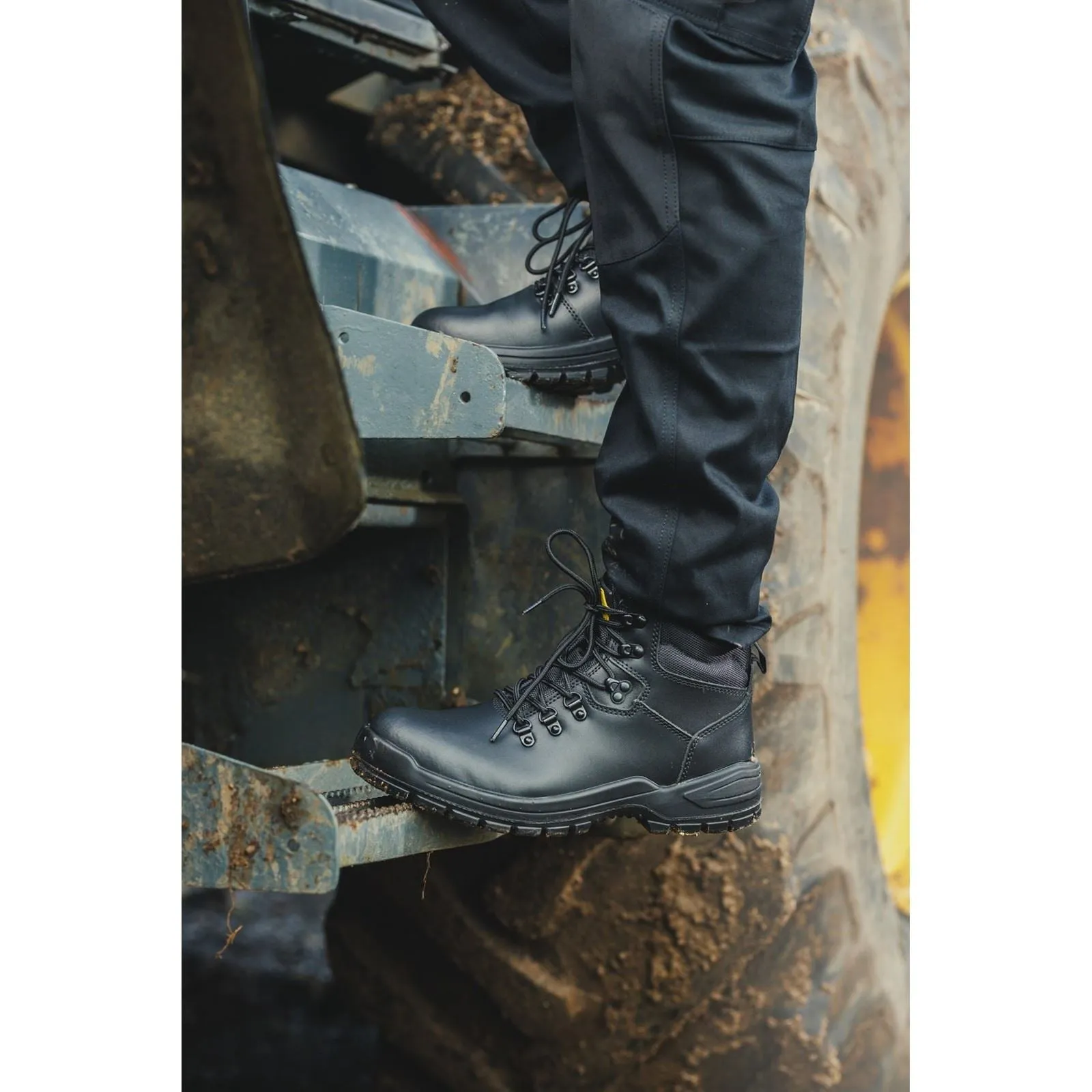 Amblers Safety Unisex 258 Safety Boot in Black