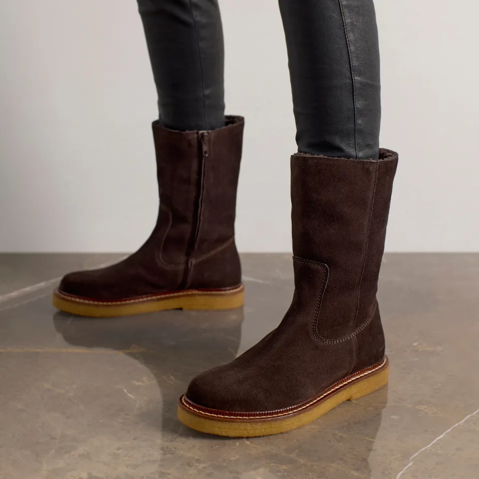 Boot with wool lining