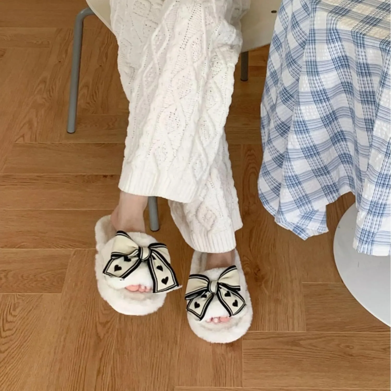 Bow Slippers for Women Indoor Open Toe Plush Bow Tie Slides House Shoes Soft Non-Slip Sole Slip On Slippers with Bows Winter Warm Home Cotton Slippers Bedroom Slippers Outdoor Wear