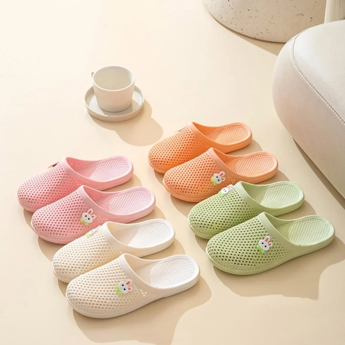 Bunny Slippers Bathroom Slippers Cave Flip-flops Flat Top Slippers Female Soft Sole Non-slip Indoor and Outdoor Wear Casual