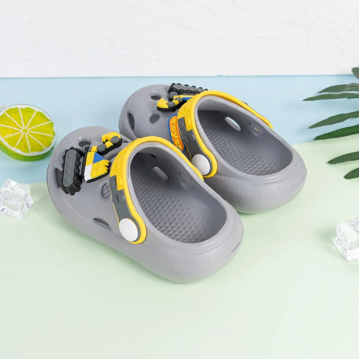 Casazoe Toddler Kids Boys Girls EVA Garden Clogs Summer Outdoor Slip On Water Sandals Children Lightweight Non-Slip Cartoon Closed Toe Slides House Slipper Beach Pool Play Shoes (Toddler/Little Kid)