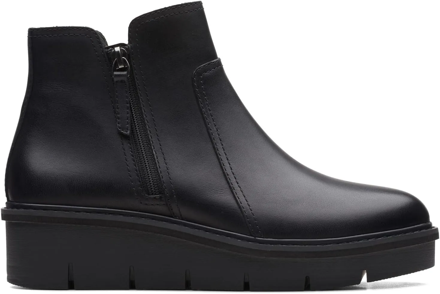Clarks Women's Airabell Zip Ankle Boot