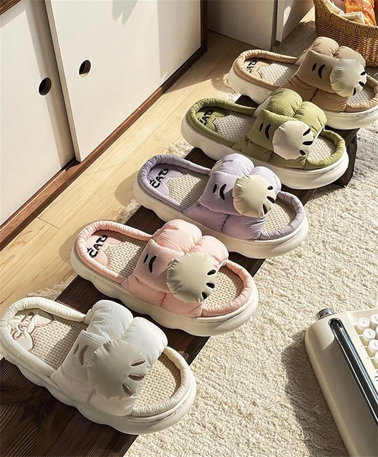 Cotton and linen slippers Men's and women's home slippers Cartoon slippers Seasonal slippers
