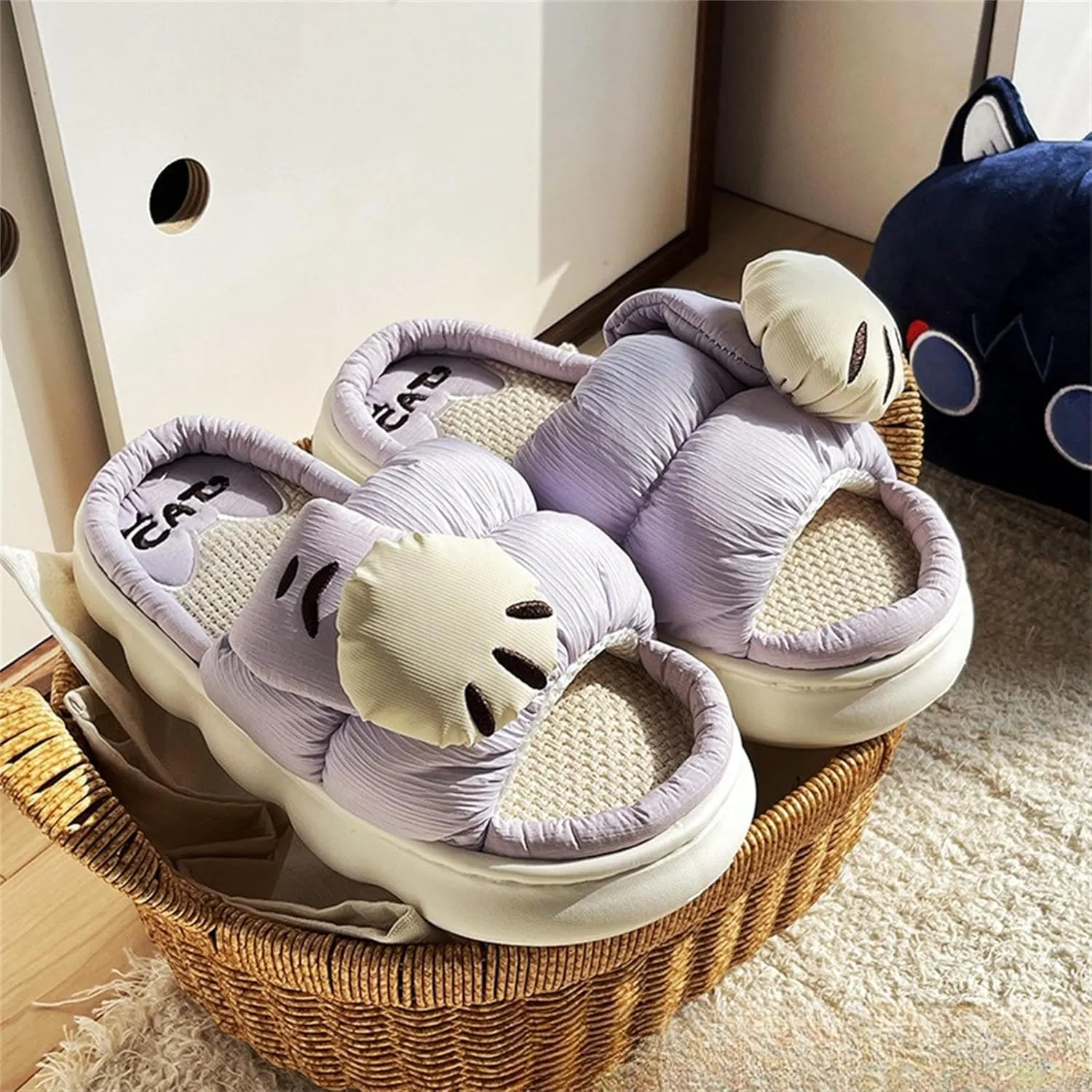 Cotton and linen slippers Men's and women's home slippers Cartoon slippers Seasonal slippers