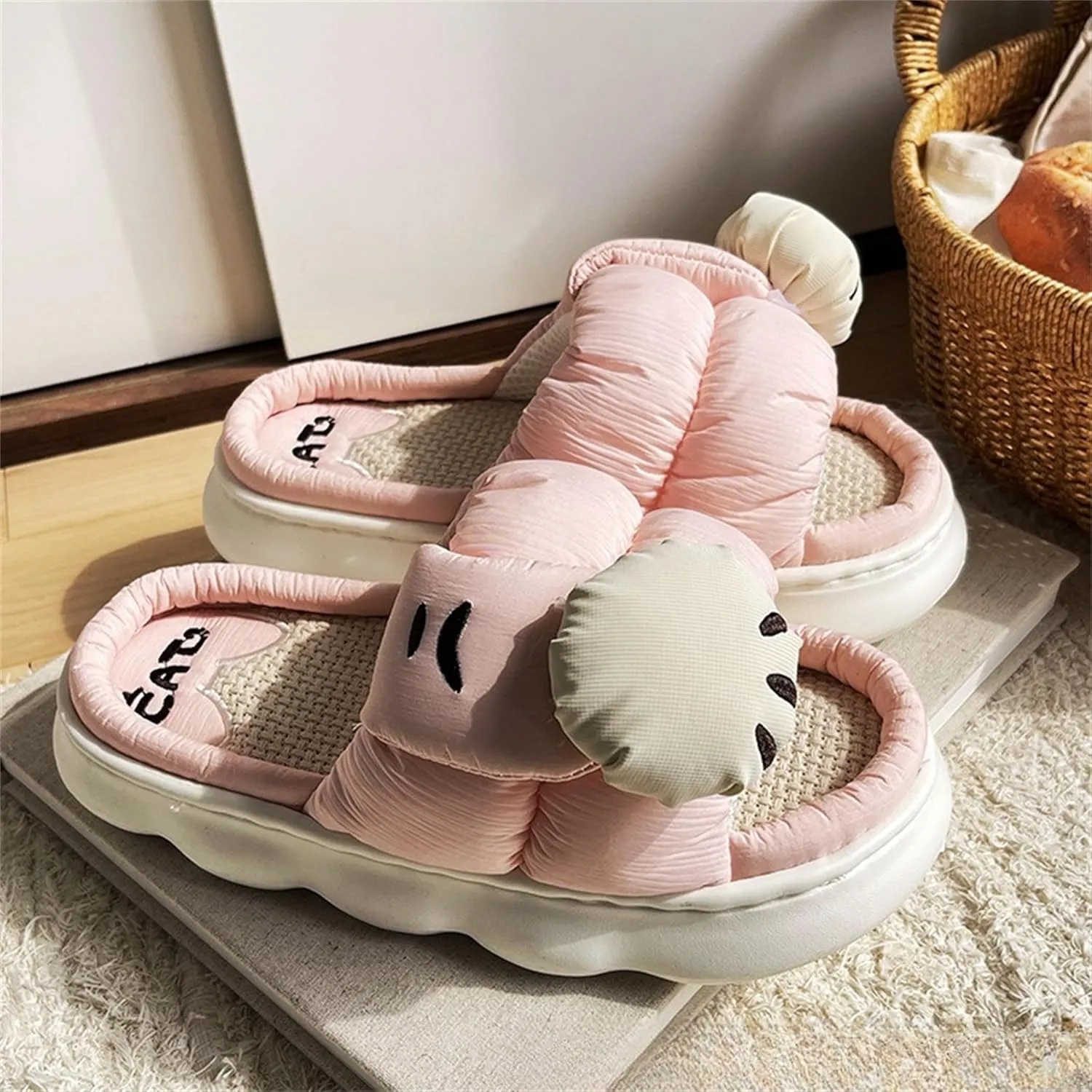 Cotton and linen slippers Men's and women's home slippers Cartoon slippers Seasonal slippers