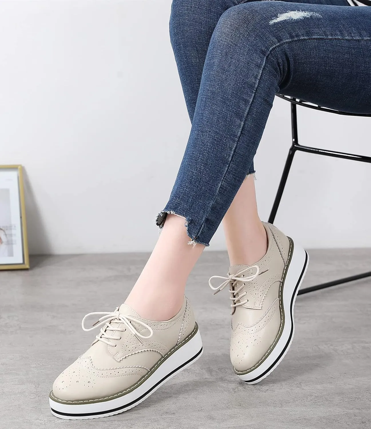 DADAWEN Women's Platform Lace-Up Wingtips Square Toe Oxfords Shoe