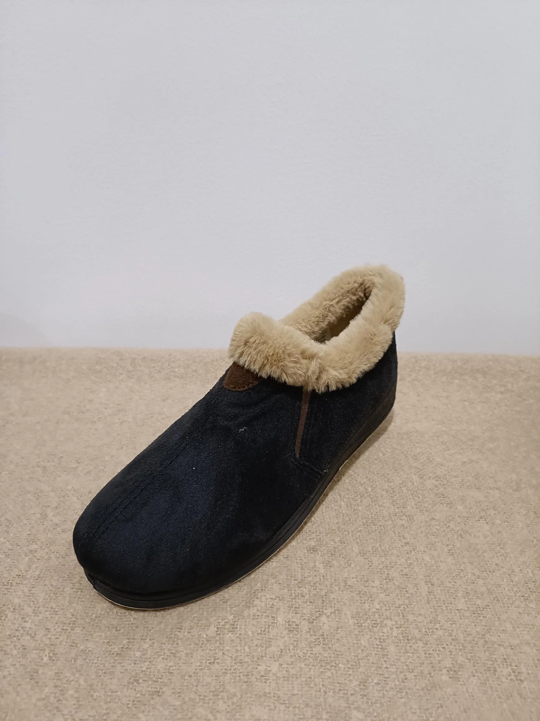 Elivia Slipper