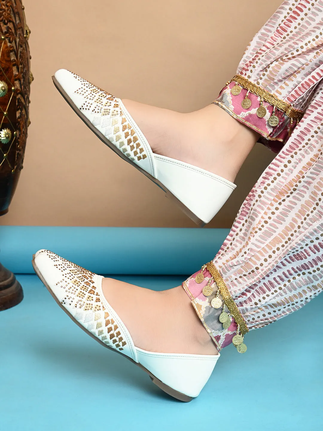 Embellished Slip-On Flat jutti