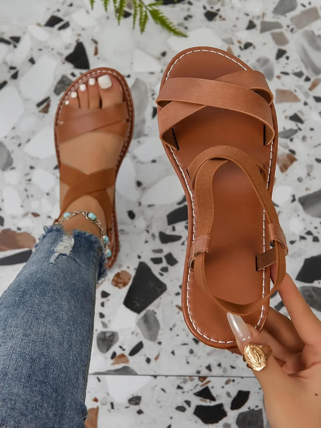 Floerns Women's Flat Sandal Criss Cross Ankle Strap Leather Slip on Summer Shoes