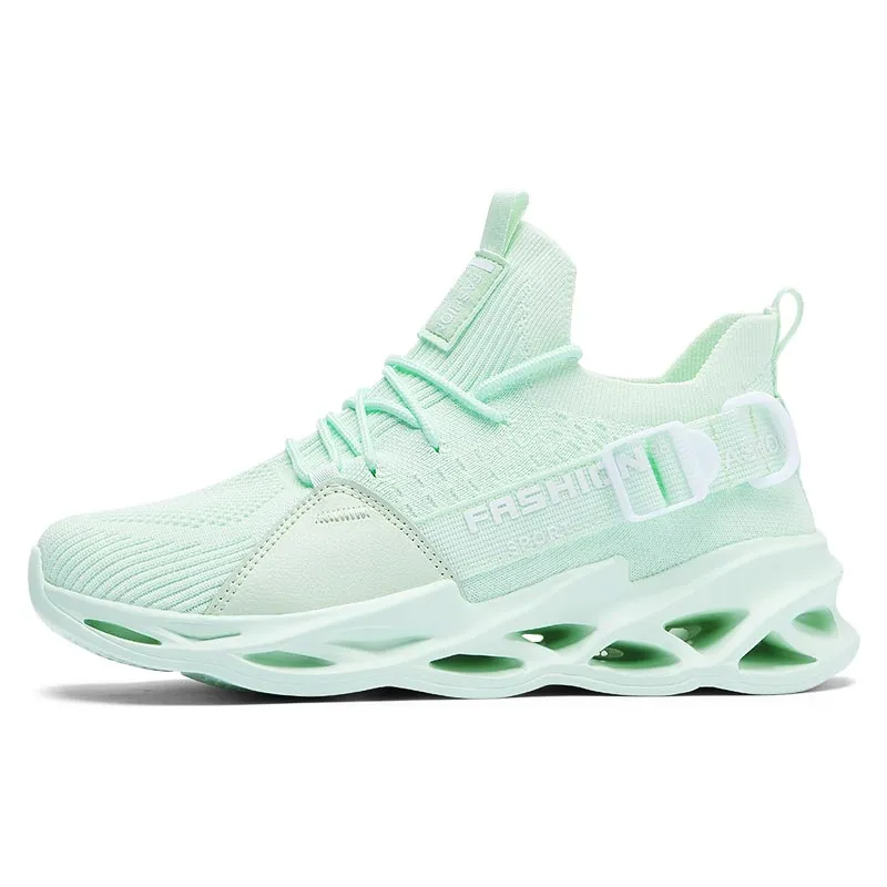 Large size breathable men's sports shoes for summer