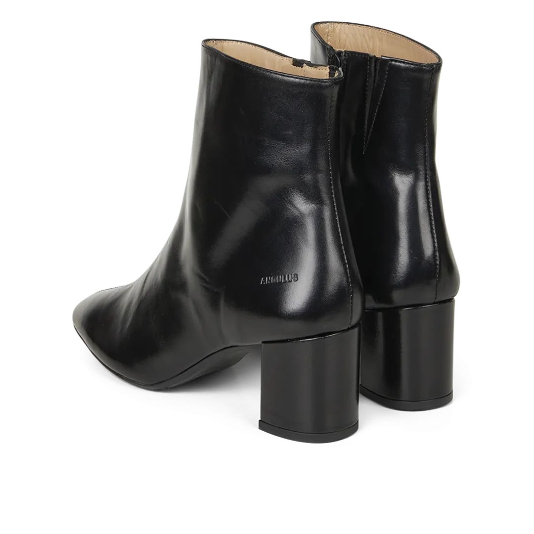 Leather boot