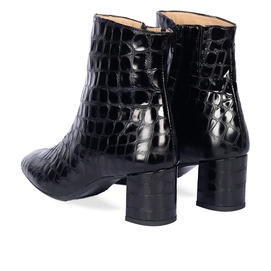 Leather boot