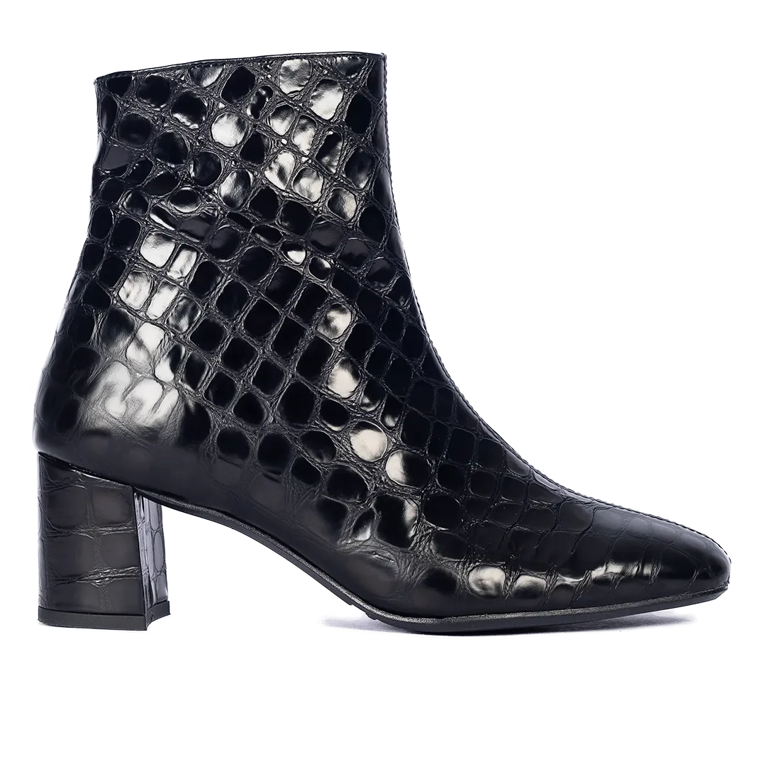Leather boot