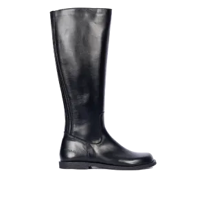 Long shafted leather boot with a spacious fit