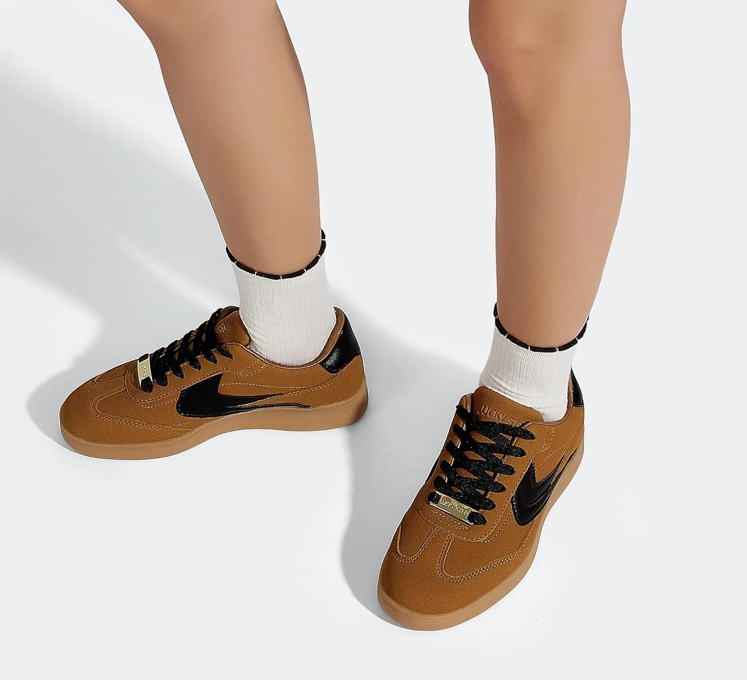LUCKY STEP Women Retro Sneakers Fashion Classic Gum Sole Tennis Skate Shoes Casual Trendy Walking Trainer Anti Slip Flat Low-Top Footwear