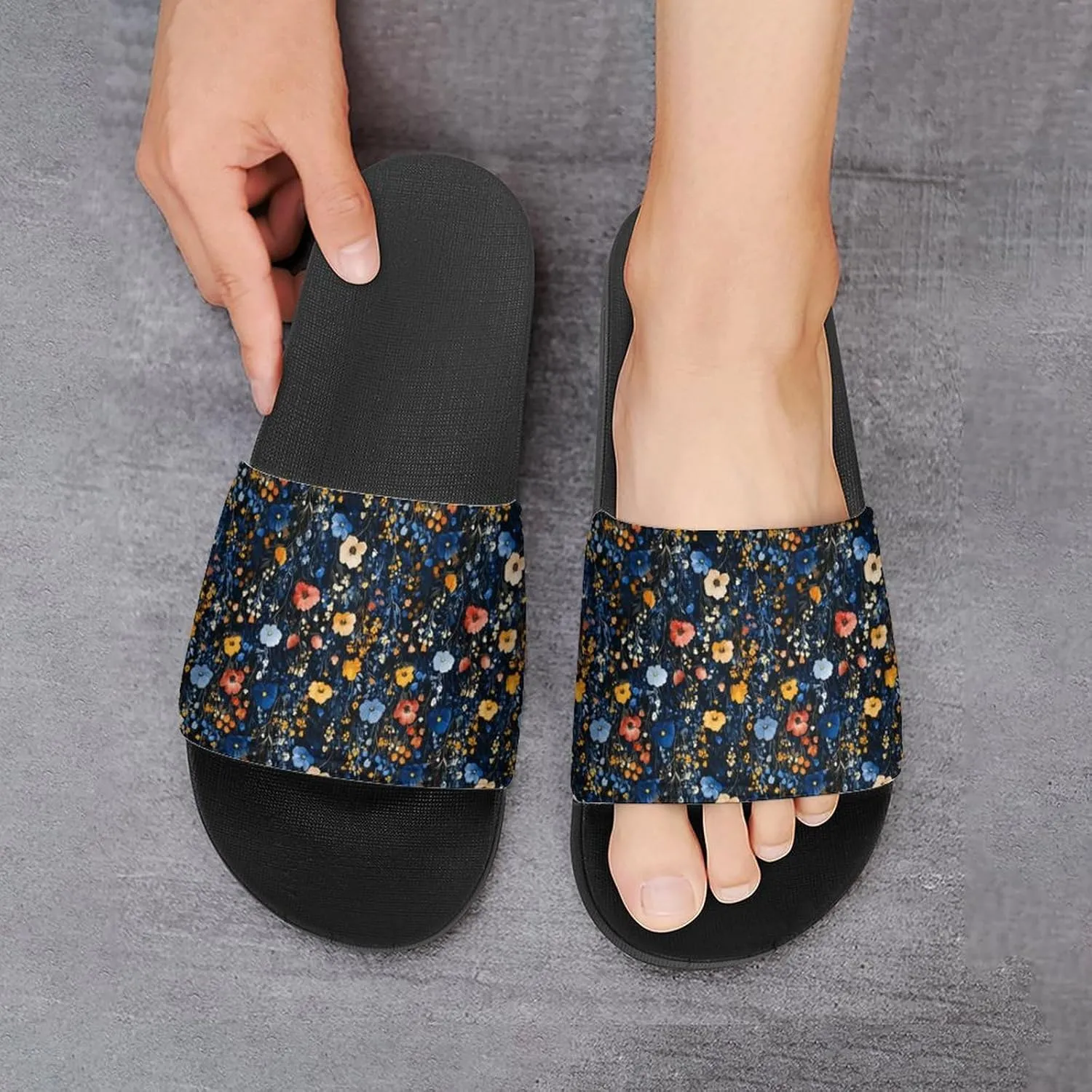 Midnight Field Flower Slippers Shower Slipper In-Door Slipper Quick Drying Non-Slip Bathroom Pool Woman Man PVC