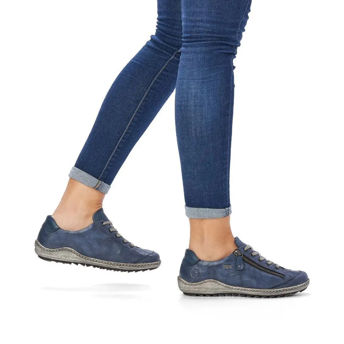 R1402 Lace Up Shoe
