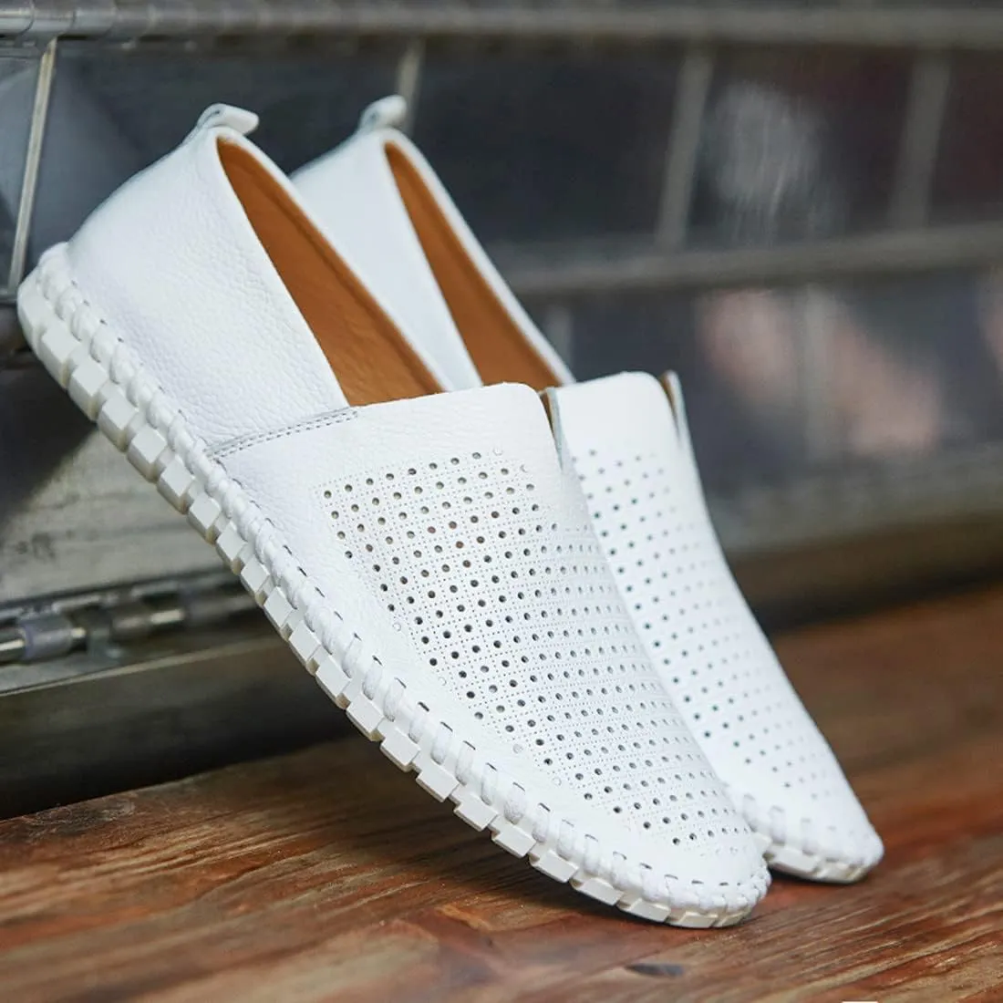 Santimon Men's Leather Espadrille Slip-On Plain Toe Casual Breathable Shoes