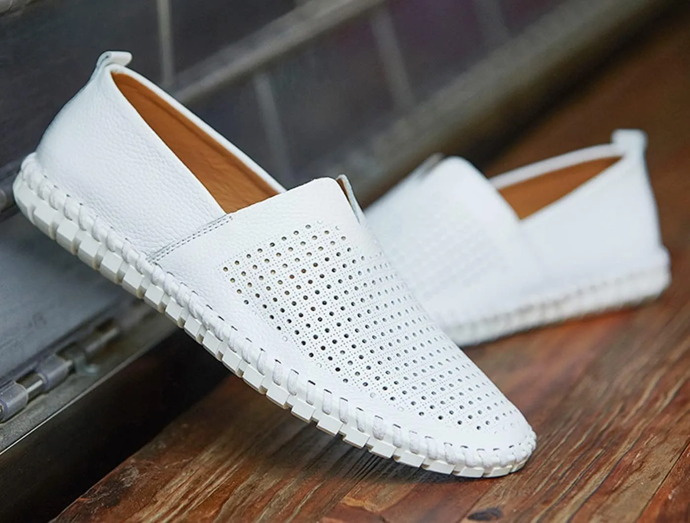 Santimon Men's Leather Espadrille Slip-On Plain Toe Casual Breathable Shoes