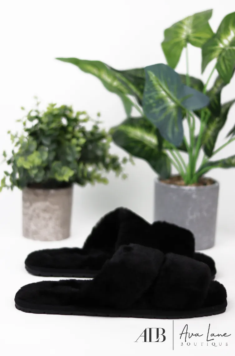 Shoe La La Kayce Women's Faux Fur Slipper