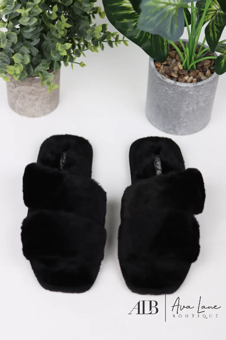 Shoe La La Kayce Women's Faux Fur Slipper