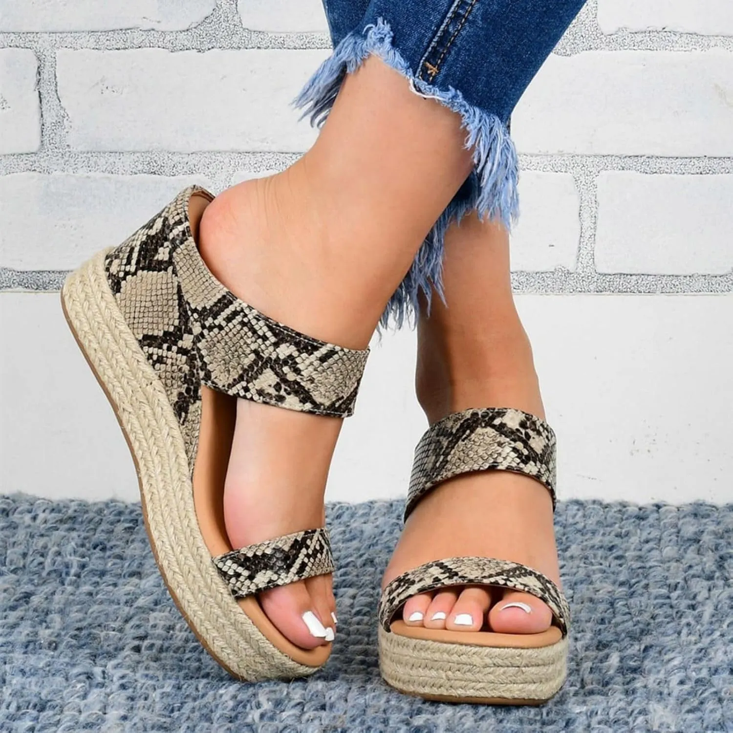Slippers for Women Casual Open Toe Wedge Sandals Orthopedic Flatform Sandals Non Slip Quick Drying Shower Slides Bathroom Sandal Slip On Indoor Outdoor