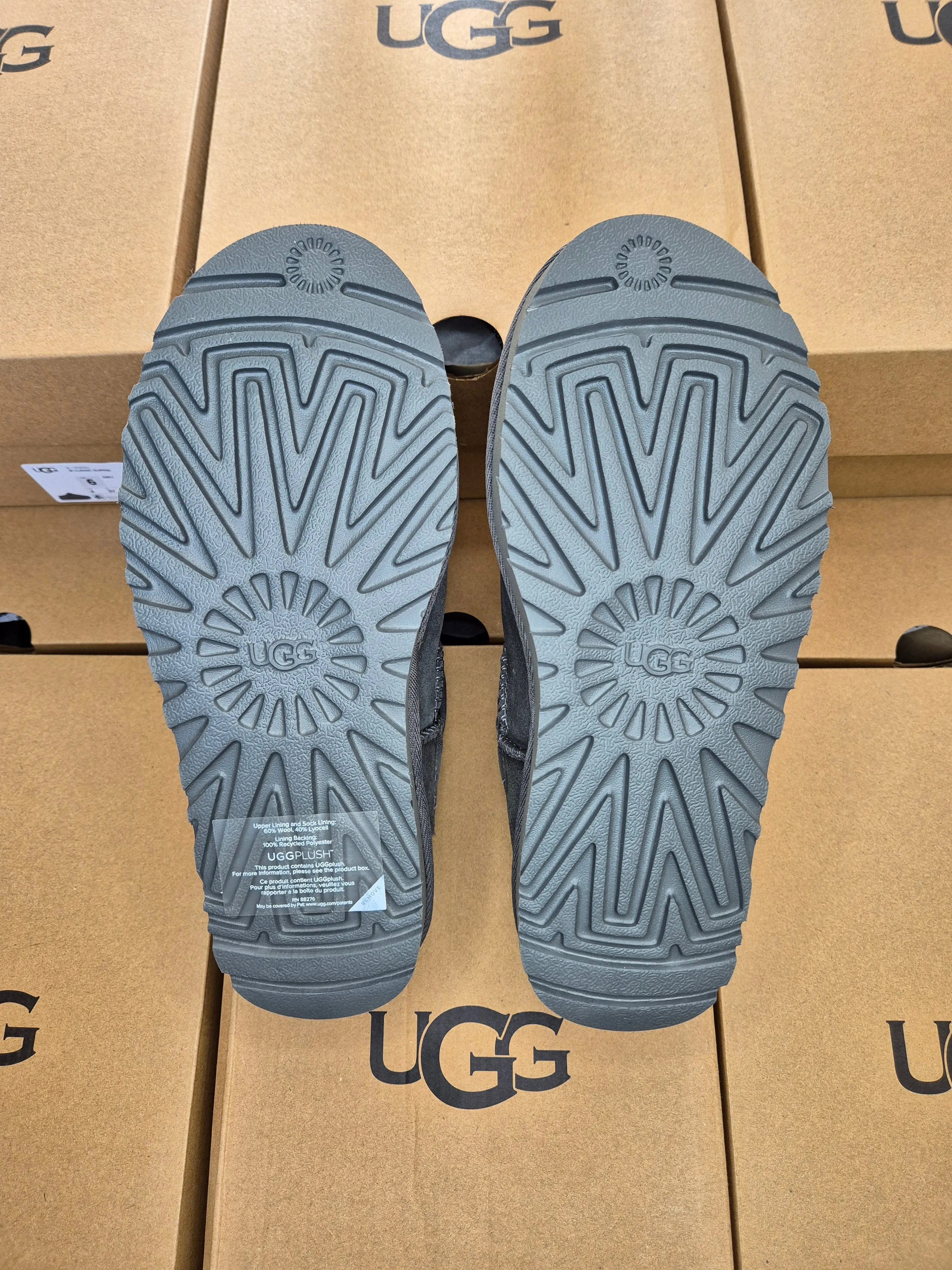 UGG CLASSIC WOMENS SLIPPER (GREY)