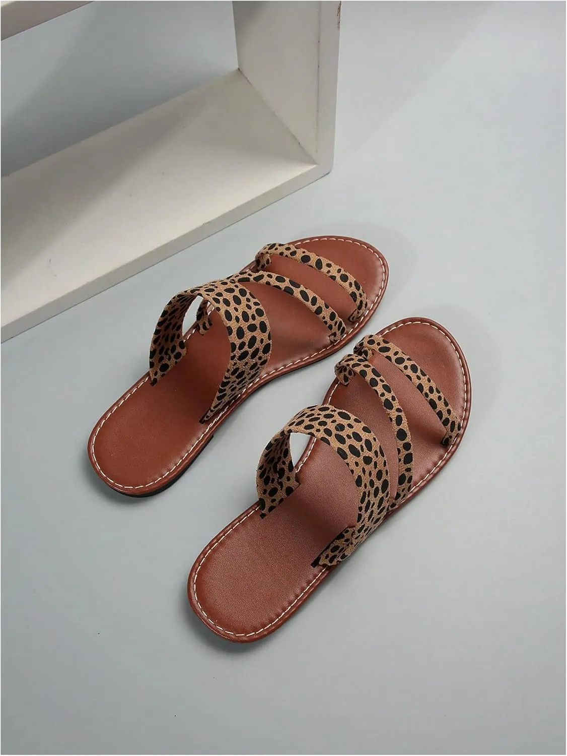 Verdusa Women's Leopard Print Strappy Summer Flat Sandals Slip On Slides