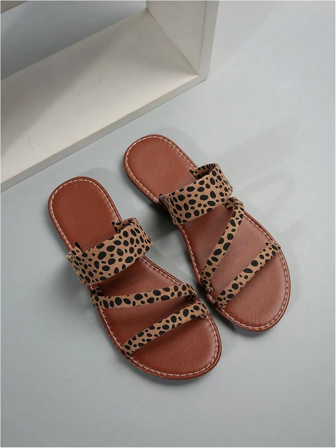 Verdusa Women's Leopard Print Strappy Summer Flat Sandals Slip On Slides