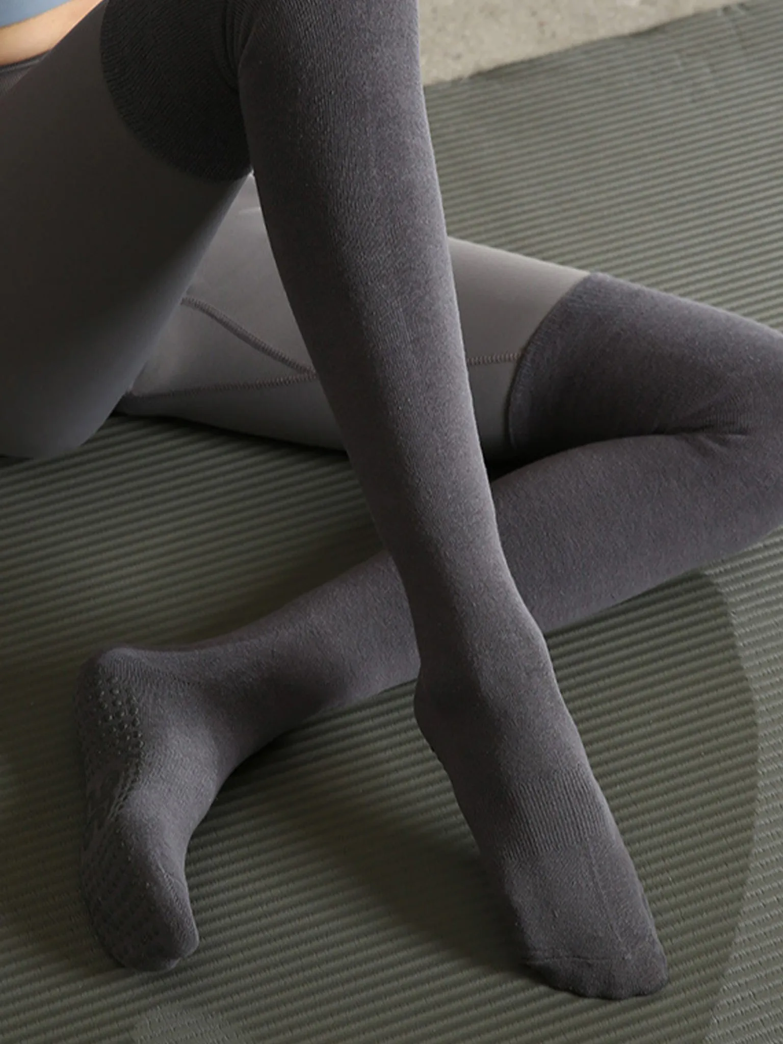 Winter Non-Slip Knee Socks