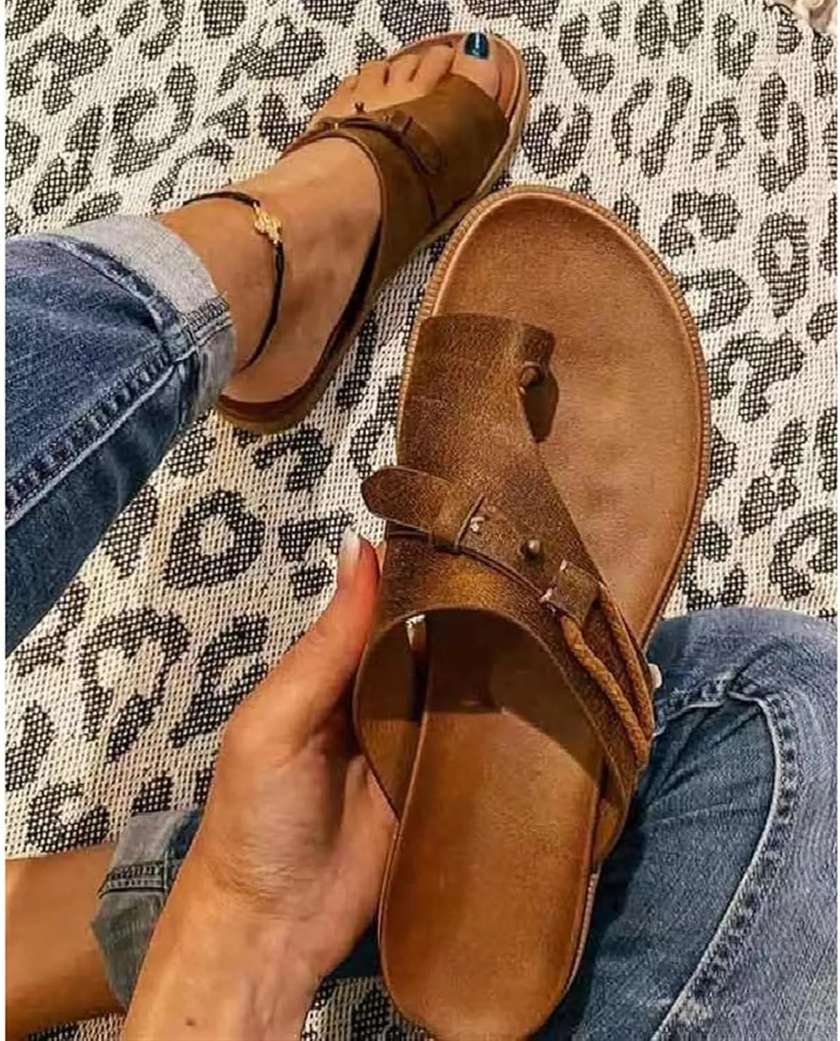 Women Fashion Toe Loop Sandals, Women's Breathable Non-Slip Slip-On Hallux Valgus Clip Toe Sandals, Summer Comfortable Orthopedic Flip-Flop, for Bunion Splints Toe Separator