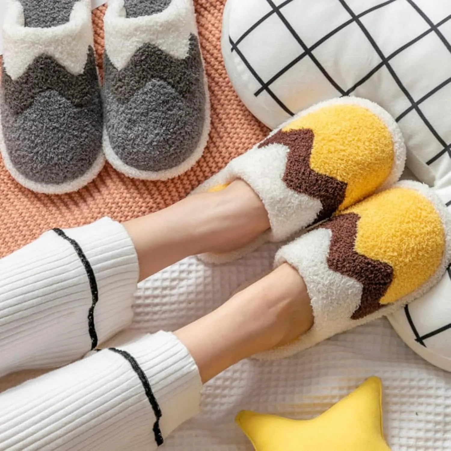 Women's Bedroom Slippers Stripe Wave Memory Foam House Shoes Plush Lining Fur Slippers Funny Faux Fur Relax