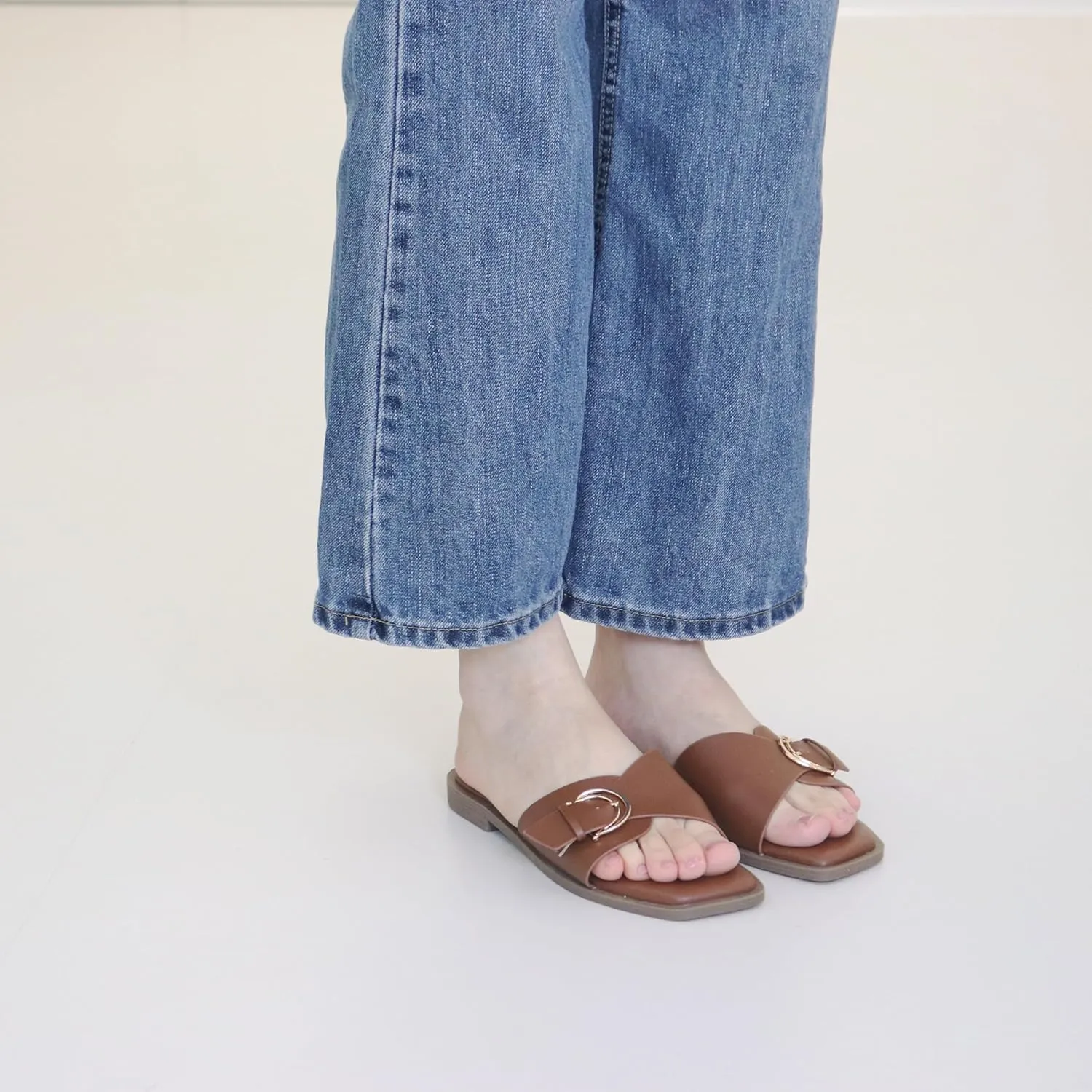 Womens Flat Sandals Round Open Toe Slip On Leather Slides for Summer