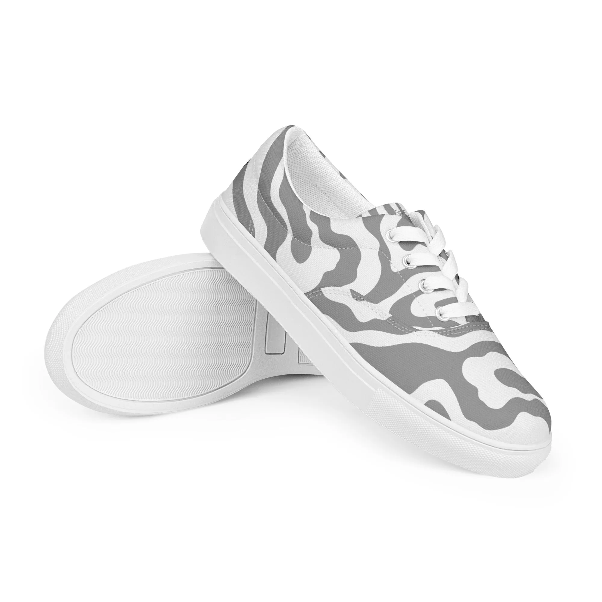 Women’s lace-up canvas shoes